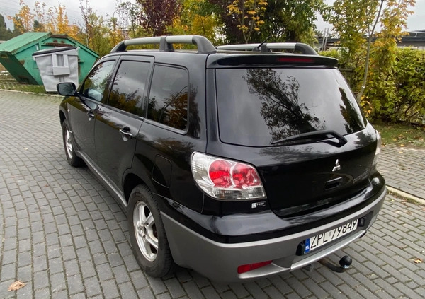 Mitsubishi Outlander cena 5900 przebieg: 360000, rok produkcji 2003 z Szczecin małe 466
